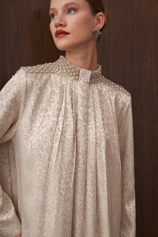 Jakar İpek Kumaş Hakim Yaka Elişi Detaylı Elbise - bej