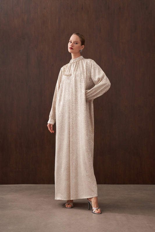 Jakar İpek Kumaş Omuzu Elişi Detaylı Elbise - bej