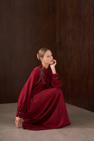 Jakar İpek Kumaş Omuzu Elişi Detaylı Elbise - bordo