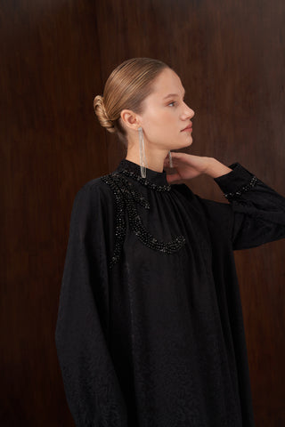 Jakar İpek Kumaş Omuzu Elişi Detaylı Elbise - siyah