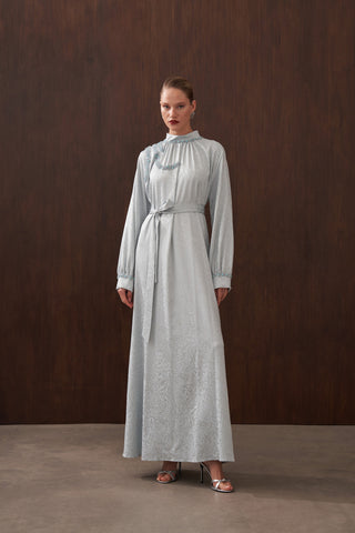 Jakar İpek Kumaş Omuzu Elişi Detaylı Elbise - mavi