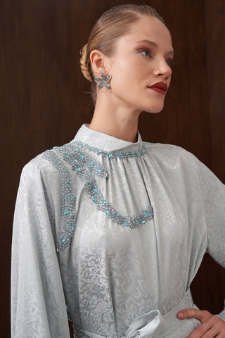 Jakar İpek Kumaş Omuzu Elişi Detaylı Elbise - mavi