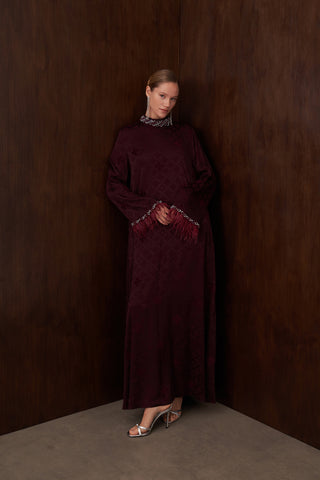 Taş ve Tüy Detaylı Jakarlı Elbise - bordo
