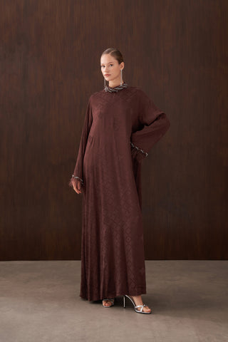 Taş ve Tüy Detaylı Jakarlı Elbise - kahve