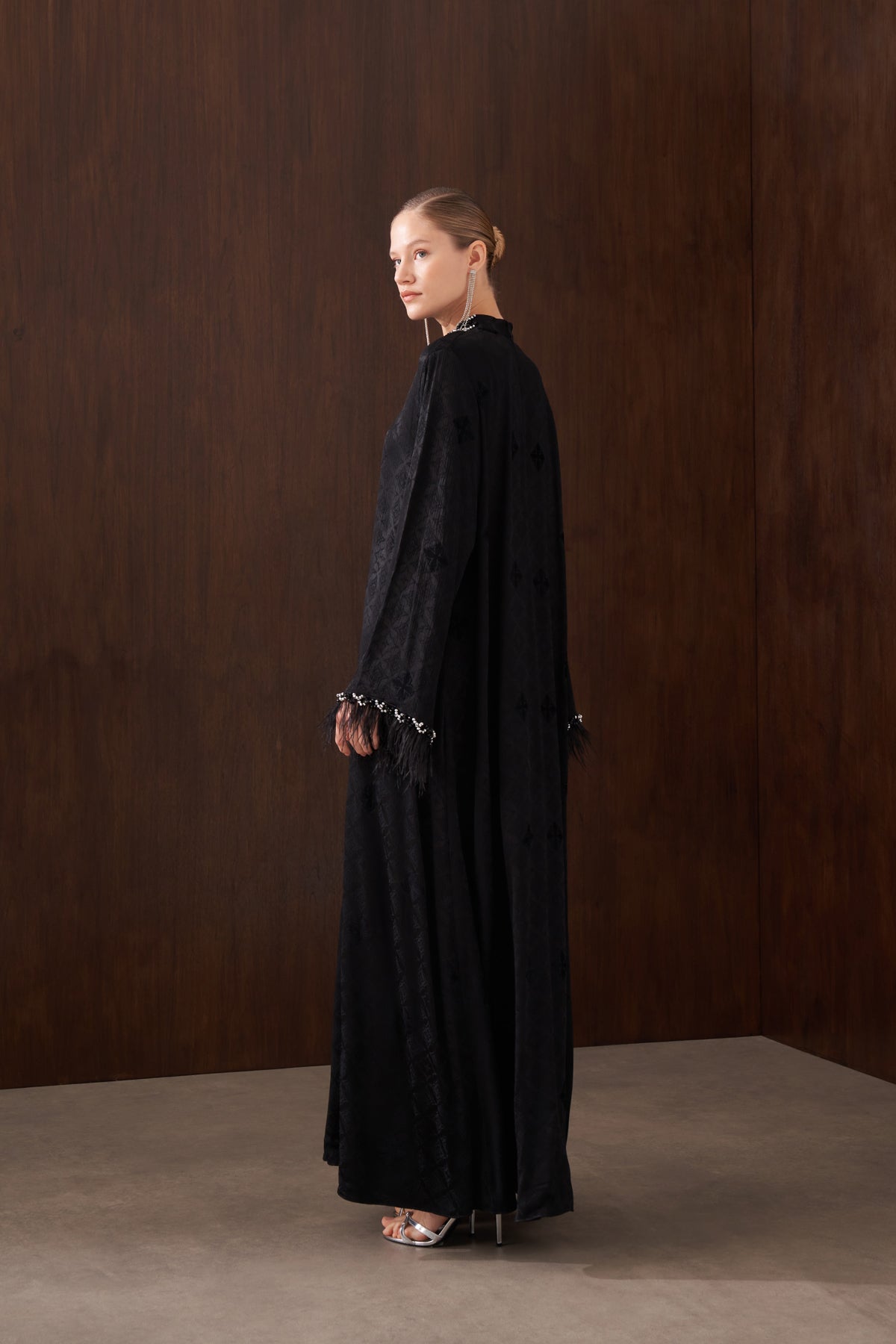 Taş ve Tüy Detaylı Jakarlı Elbise - siyah