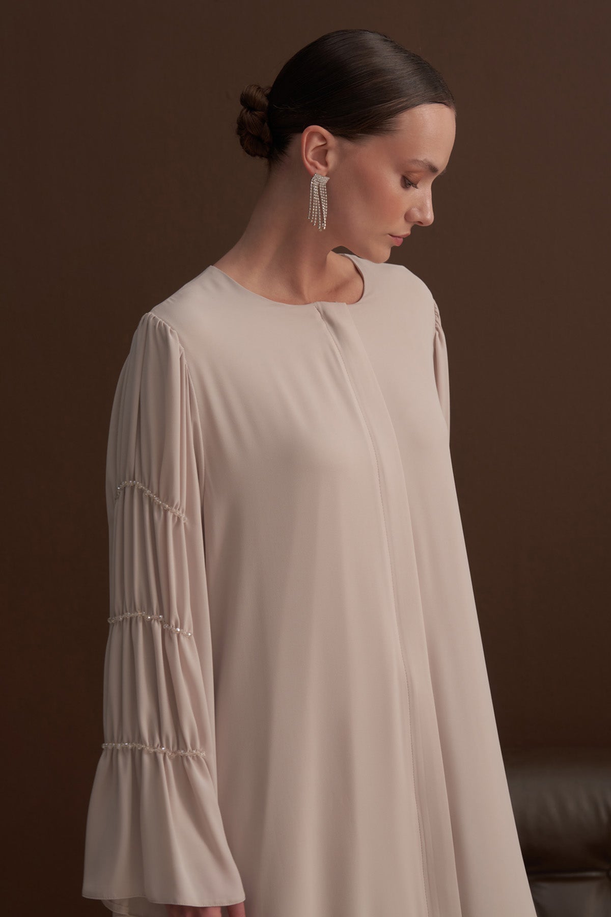 Kollar Boncuk İşleme Detaylı Şifon Ferace - Bej