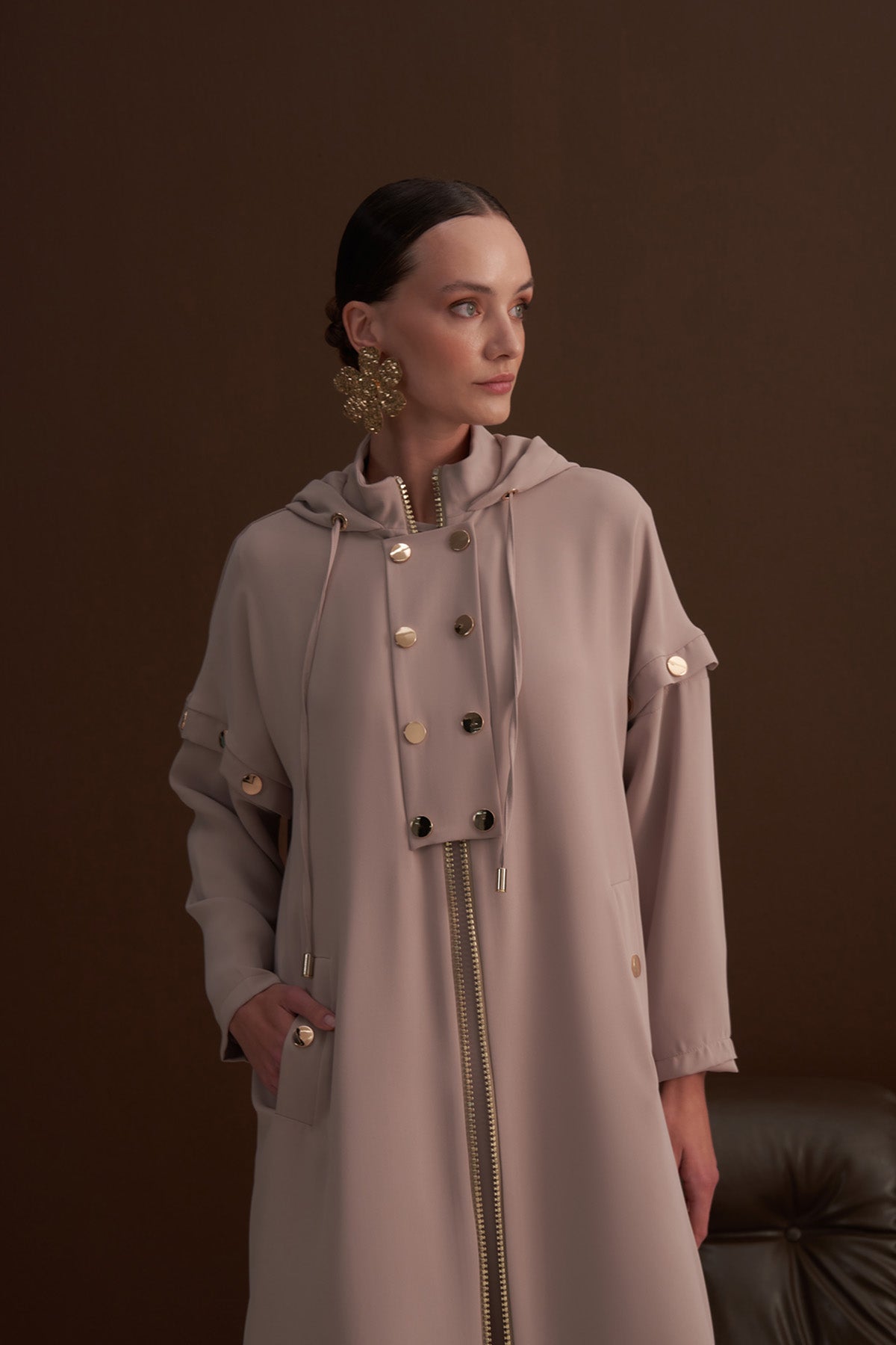 Ön Patlı ve Fermuarlı Kol Detaylı Kapüşonlu Ferace - bej