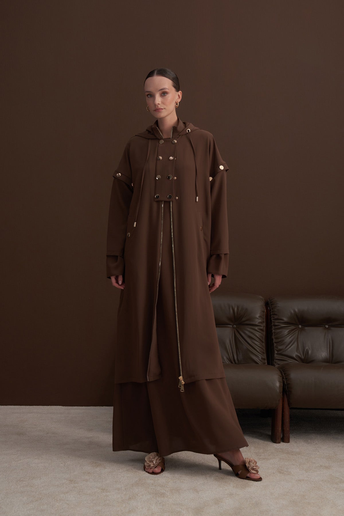 Ön Patlı ve Fermuarlı Kol Detaylı Kapüşonlu Ferace - kahve