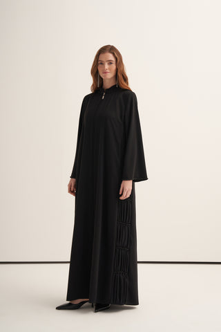 Yanları Şifonlu ve İşlemeli Ferace - siyah