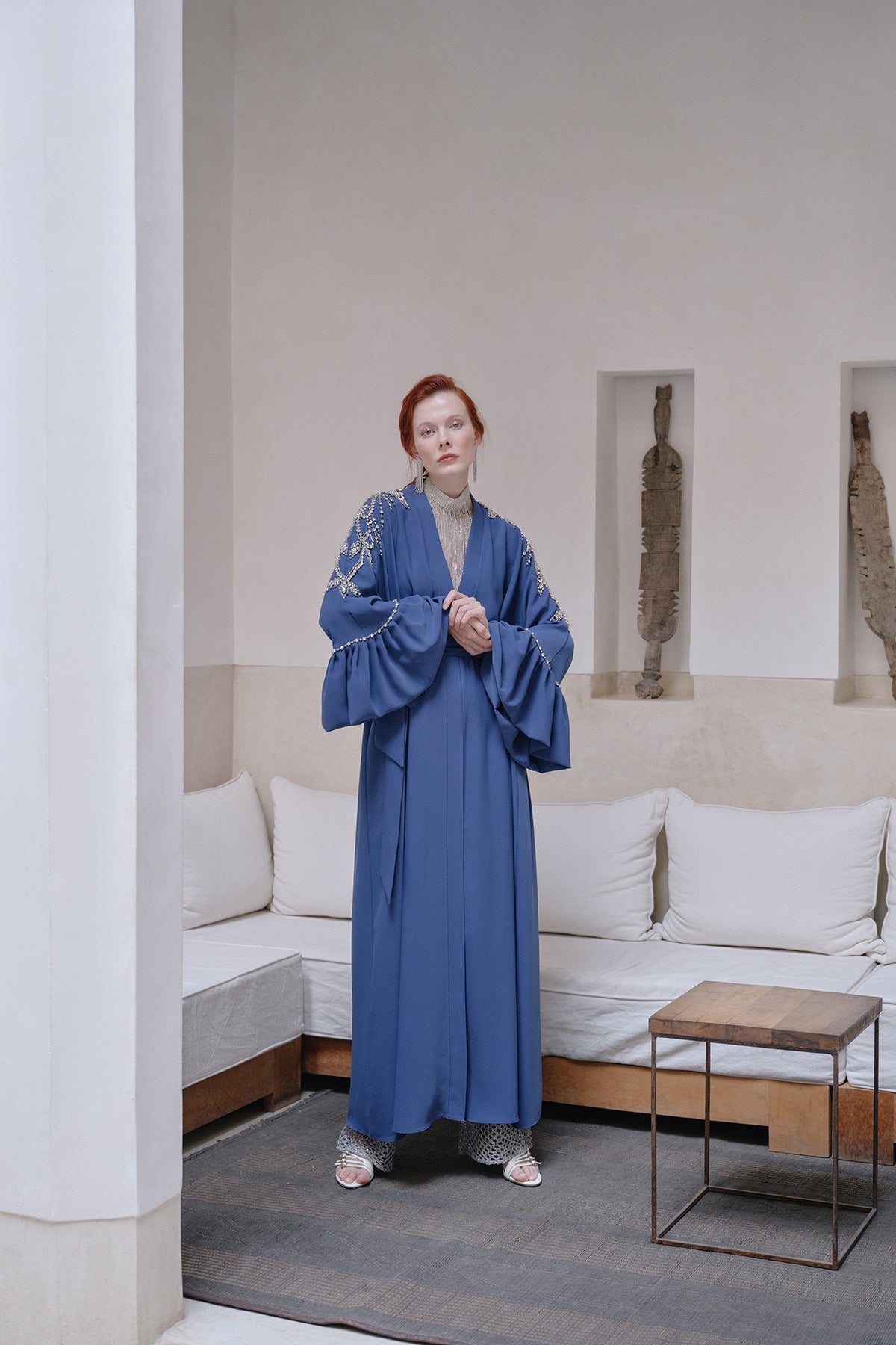 Balon Kol Omuzu Taş Detaylı Abaya - indigo