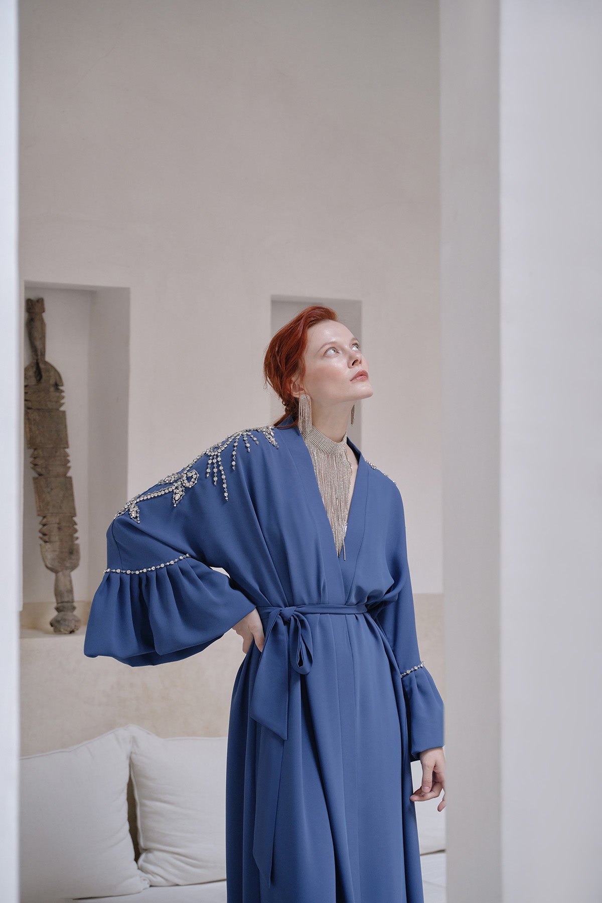 Balon Kol Omuzu Taş Detaylı Abaya - indigo