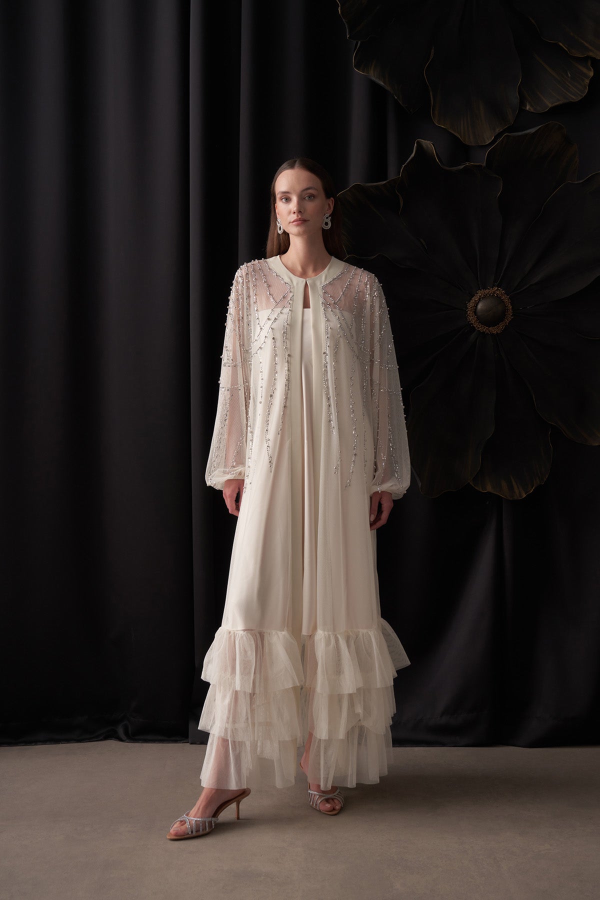 Taş Yapıştırma ve Çakım Detaylı Tül Abaya - krem