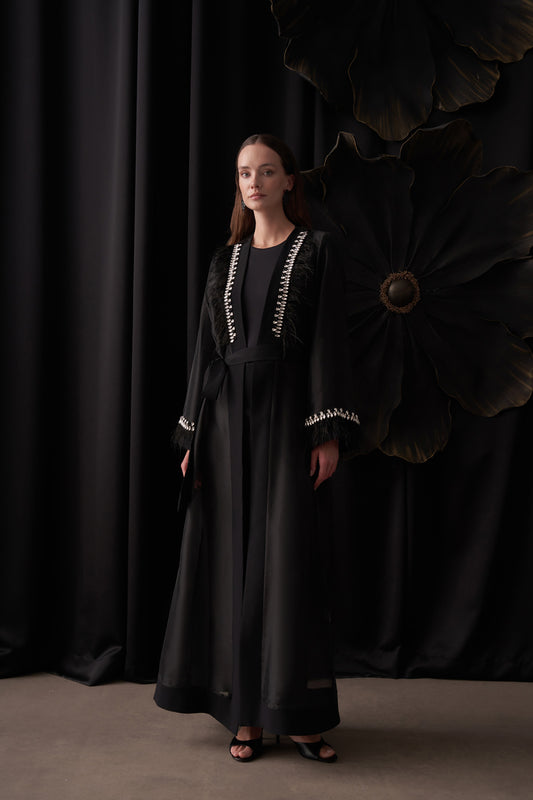 Kol ve Yaka El İşi Taş ve Tüy Detaylı Abaya - siyah