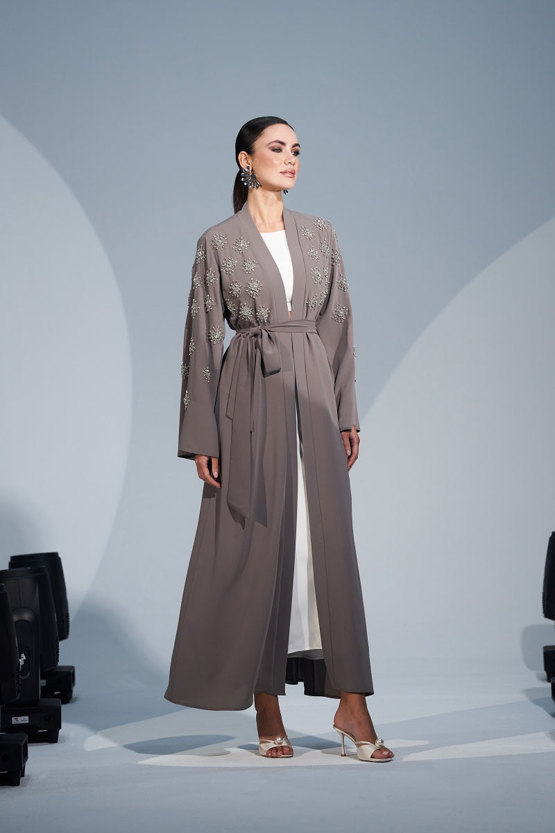 Kolları ve Önlerinde El İşi Taş Detaylı Abaya - vizon