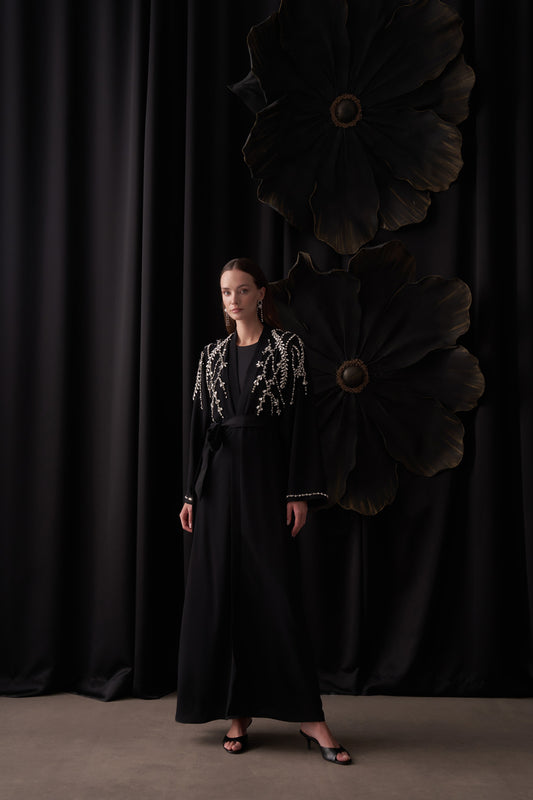 Kol Ucunda ve Yan Omuzdan Taş İşleme Detaylı Abaya - siyah