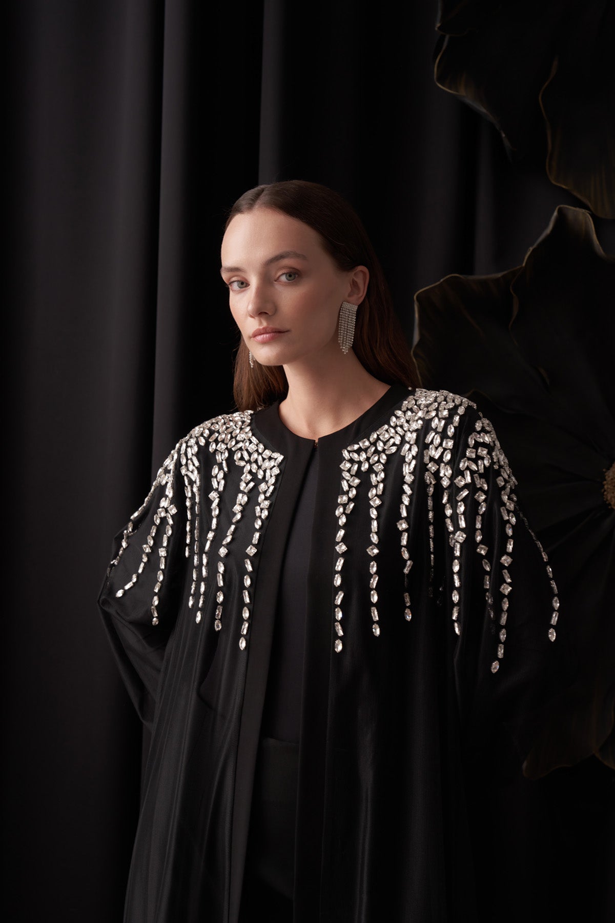 Taş Baskılı Eteği Fırfır Detaylı Tül Abaya - siyah