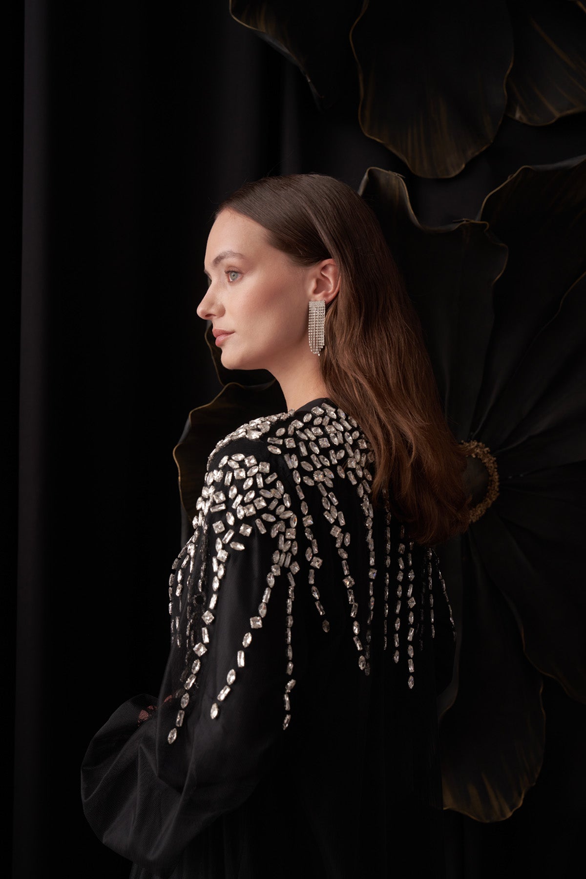 Taş Baskılı Eteği Fırfır Detaylı Tül Abaya - siyah