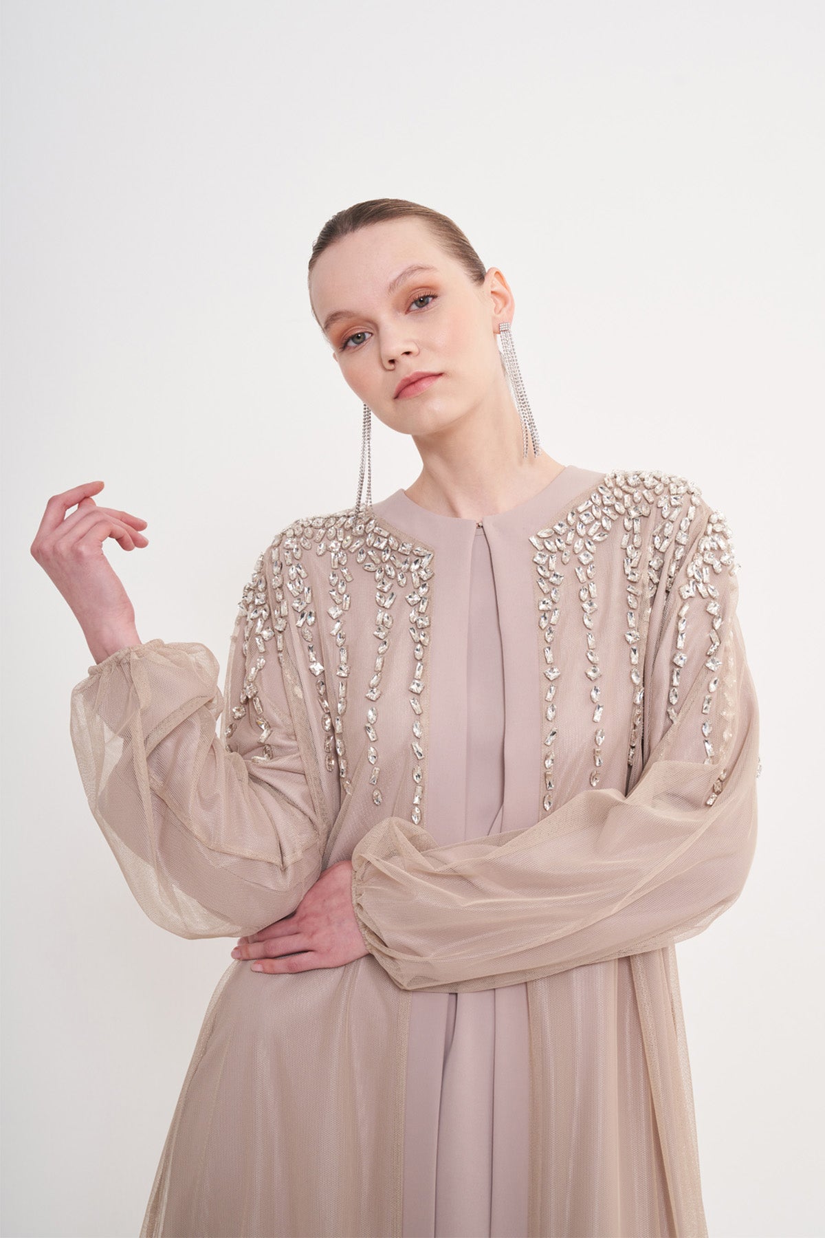 Taş Baskılı Eteği Fırfır Detaylı Tül Abaya - bej