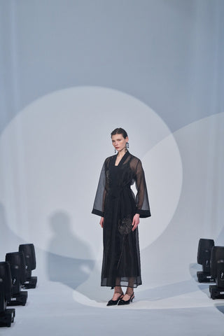 Çiçek Nakış Desen Detaylı Organze Abaya - siyah