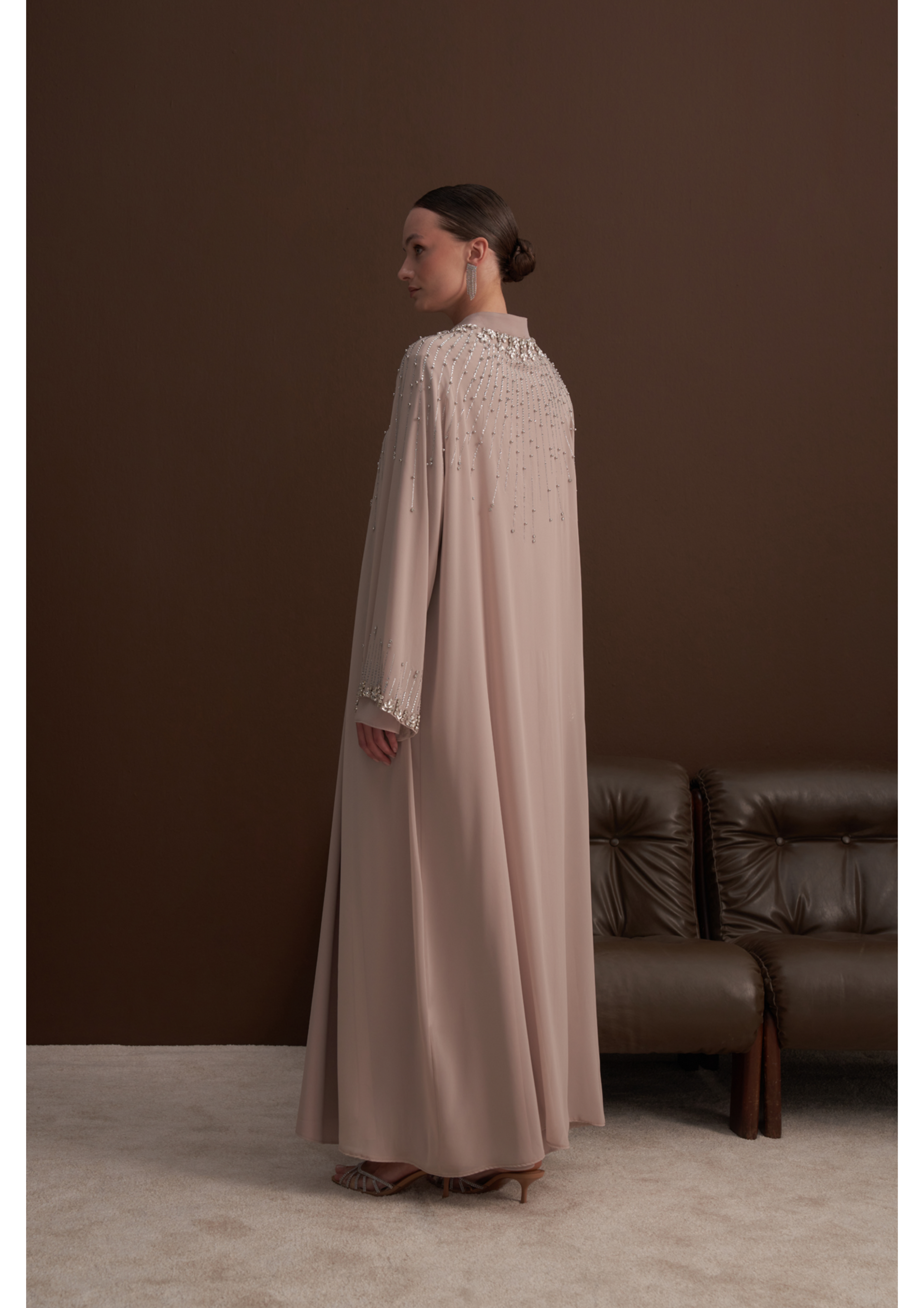 Taş Baskılı Gümüş Boncuk Detaylı Abaya - Bej