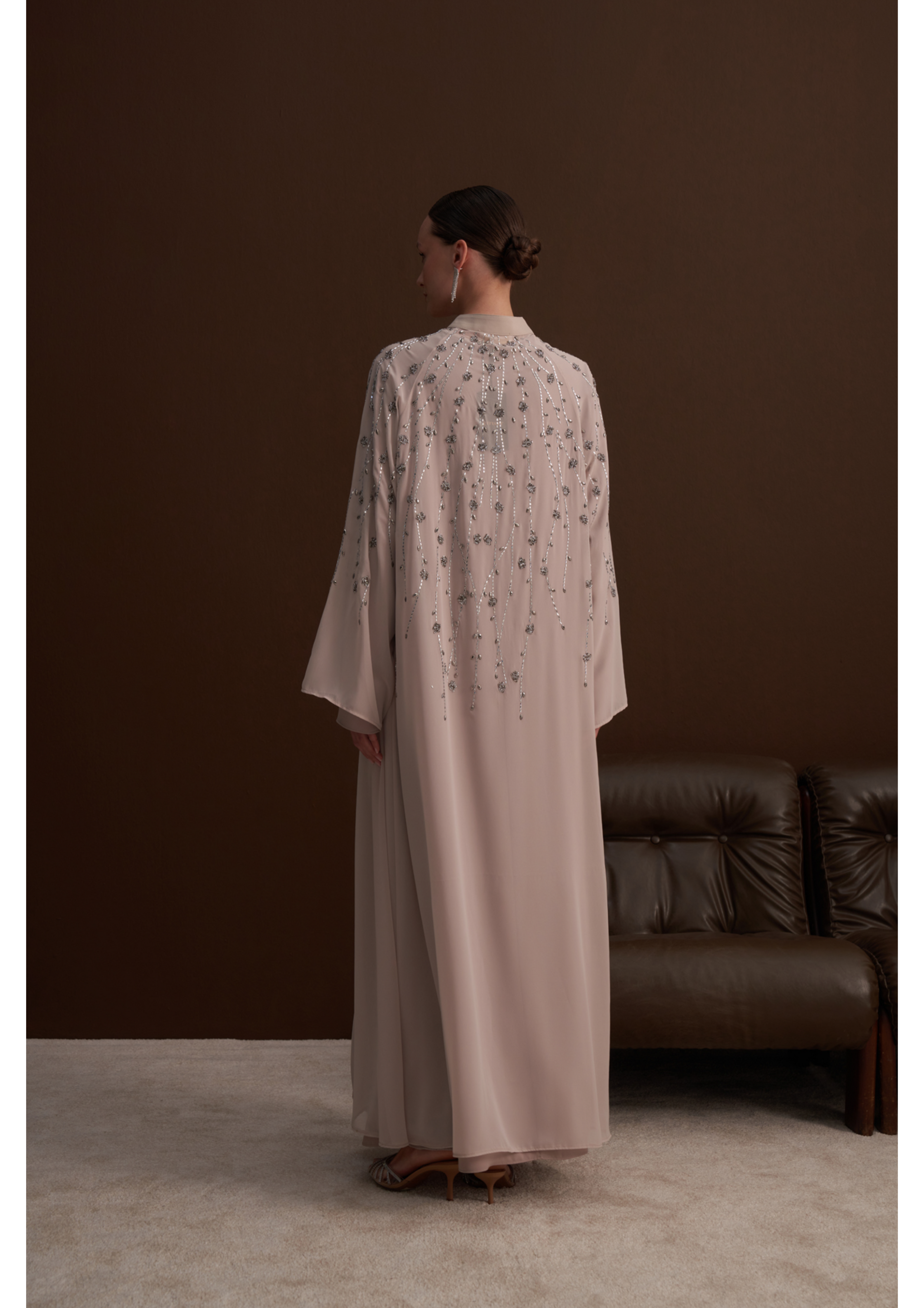 Taş Baskılı Gümüş Boncuk Detaylı Abaya - Bej
