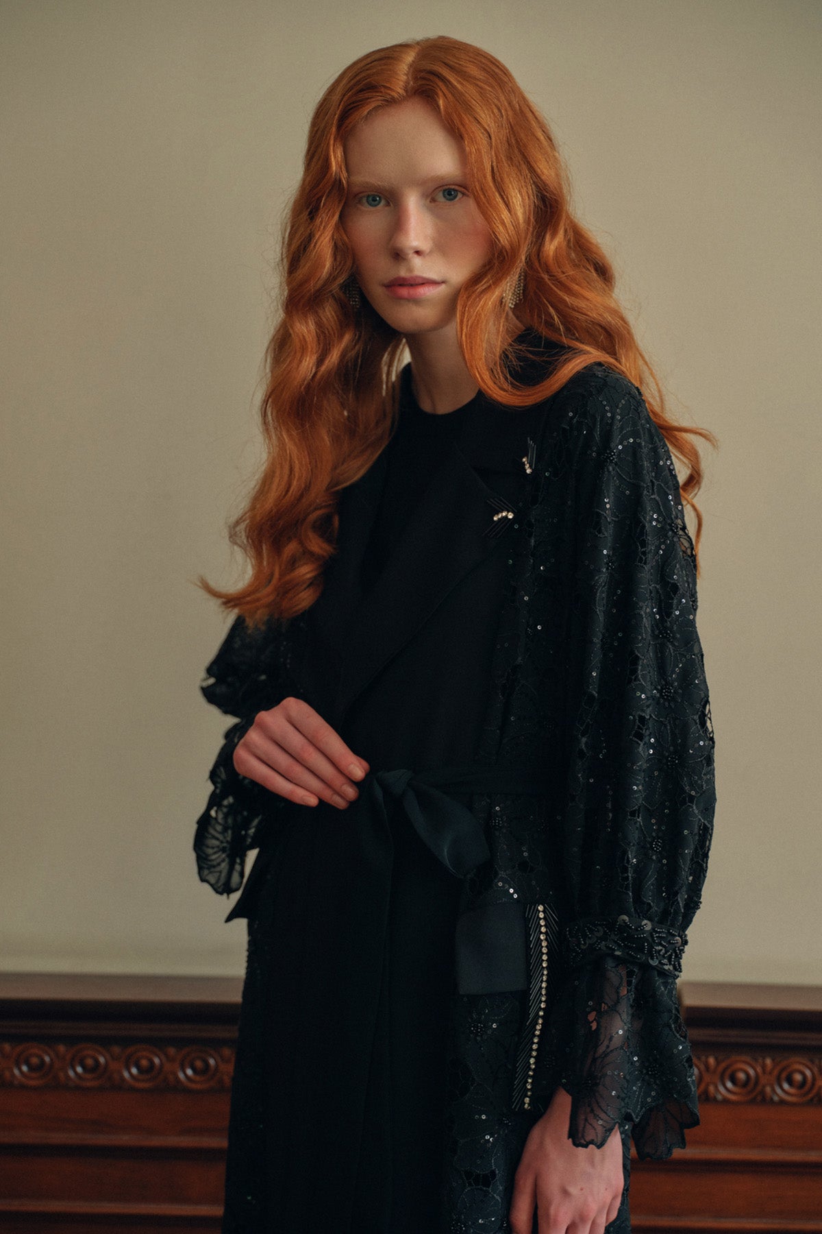 Cepler El İşi Boncuk İşleme Detaylı Ceket Yaka Abaya - siyah