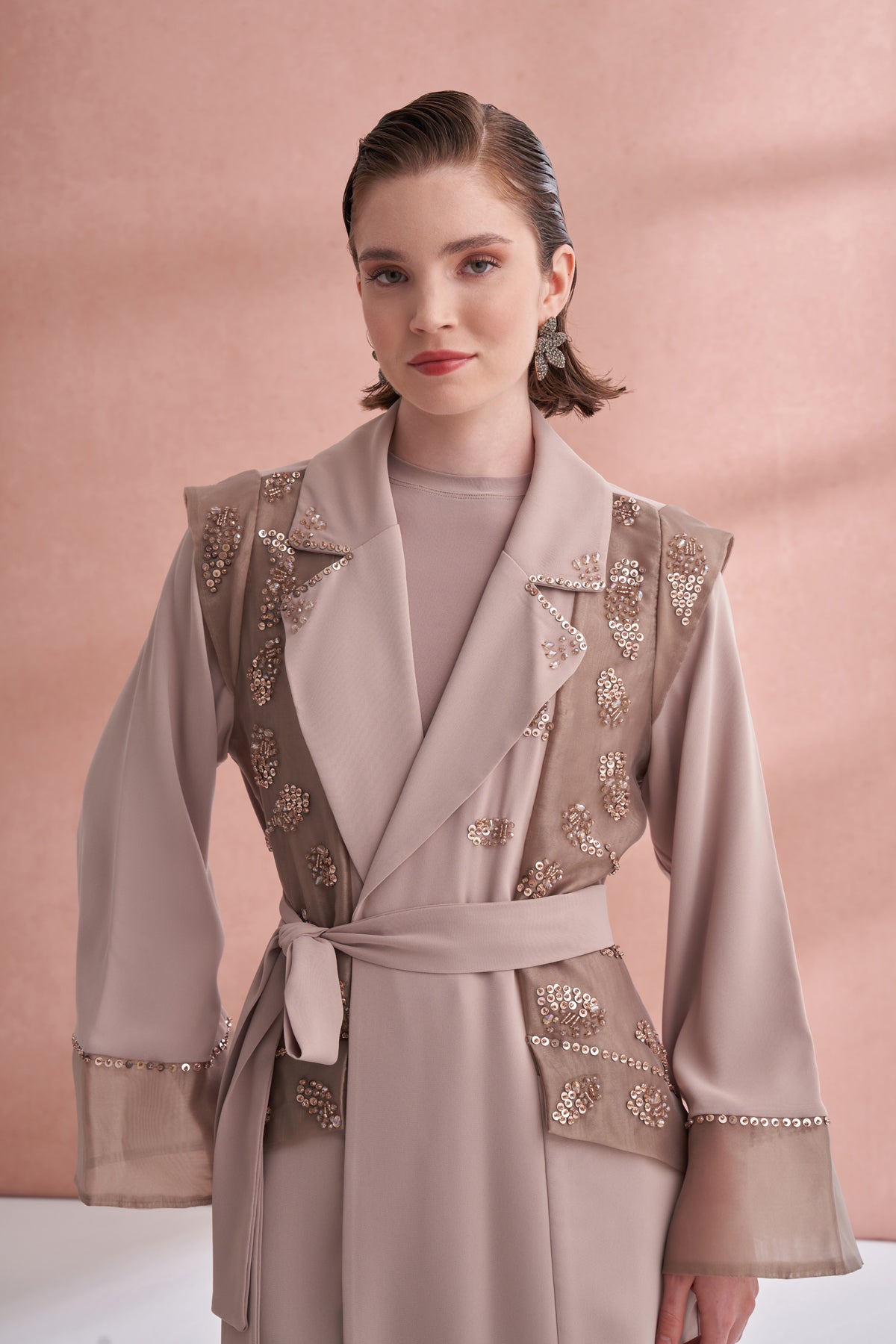Boncuk İşleme Detaylı Organze Ceket Yaka Abaya - bej