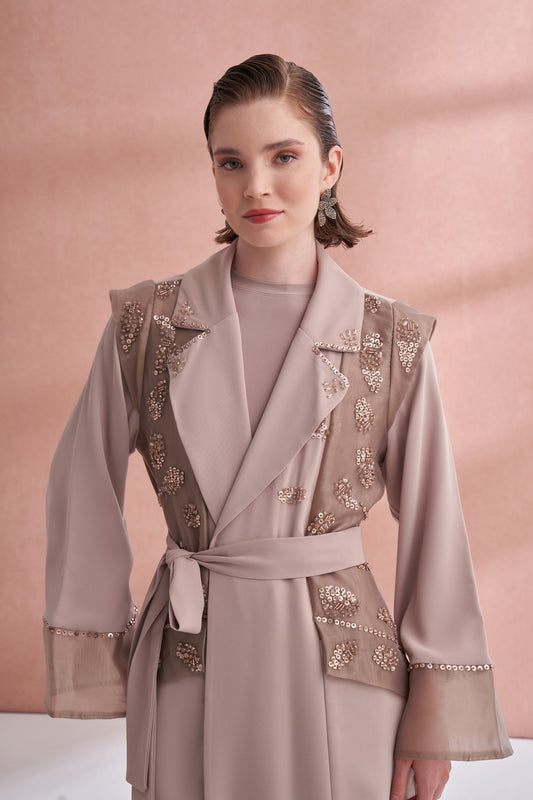 Boncuk İşleme Detaylı Organze Ceket Yaka Abaya - bej