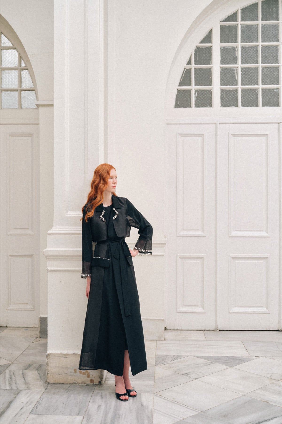 Yaka ve Kol Uçları Taş İşleme Detaylı Ceket Yaka Abaya - siyah