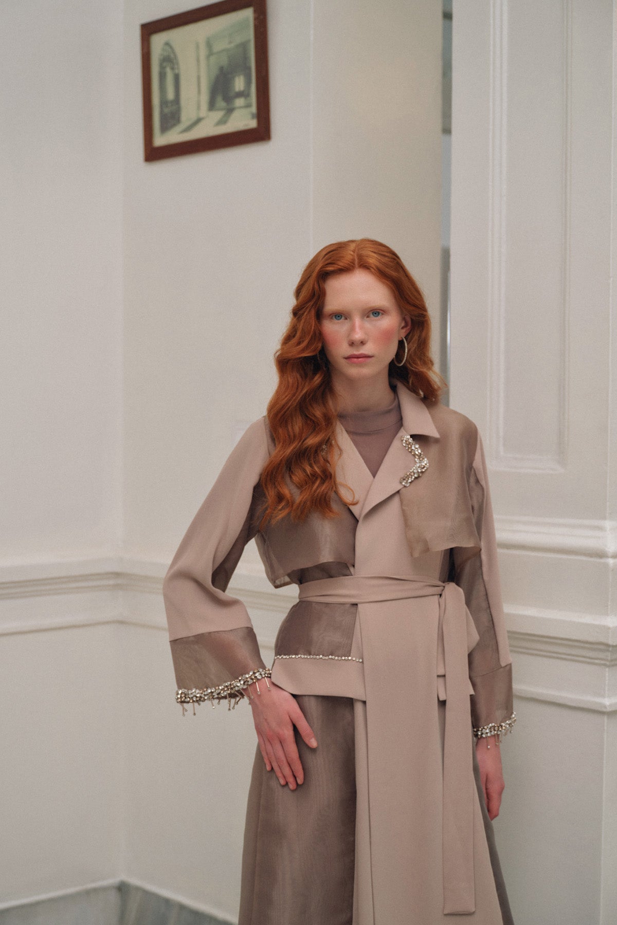 Yaka ve Kol Uçları Taş İşleme Detaylı Ceket Yaka Abaya - bej