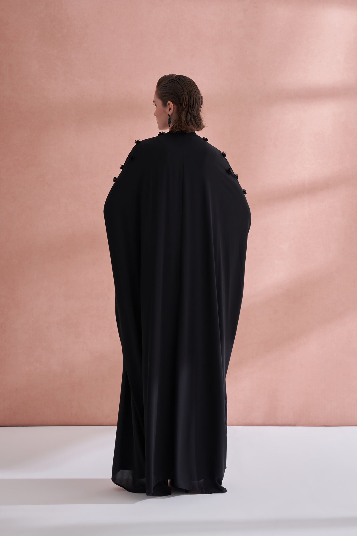 El İşi Pul Detaylı İçlikli Abaya - siyah