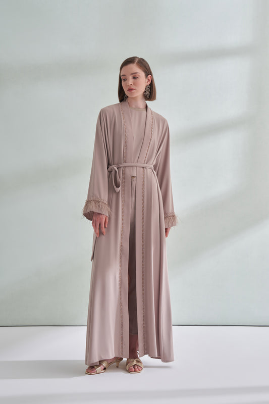 Elişi Ve Kolları Tüy Detaylı Abaya - bej
