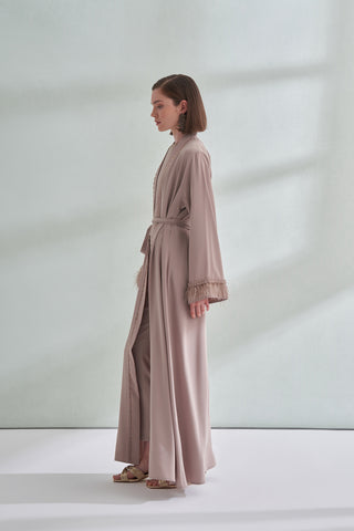 Elişi Ve Kolları Tüy Detaylı Abaya - bej