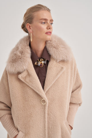 Yakası Kürklü Triko Detaylı Angora Kap - açık bej