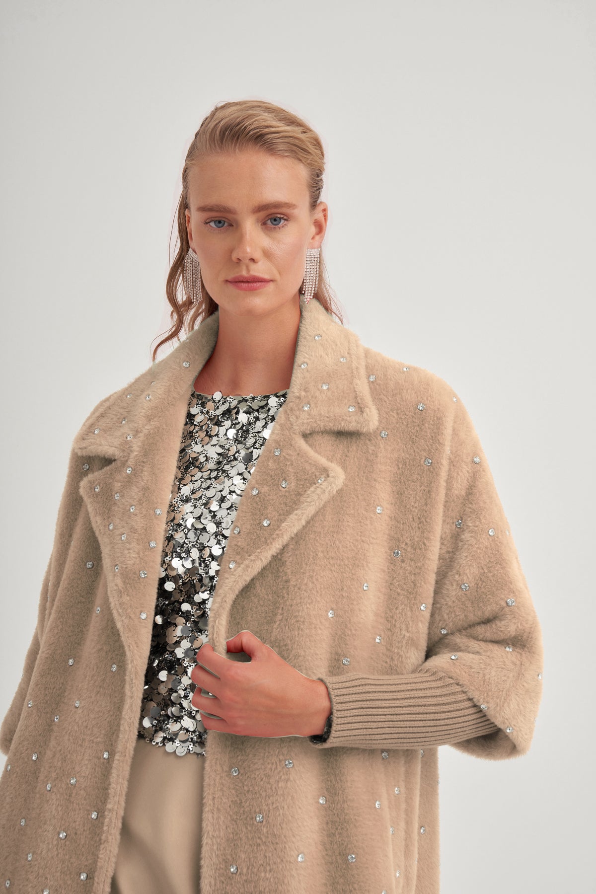 Kolları Triko Detaylı Taş Baskılı Kaban - koyu bej