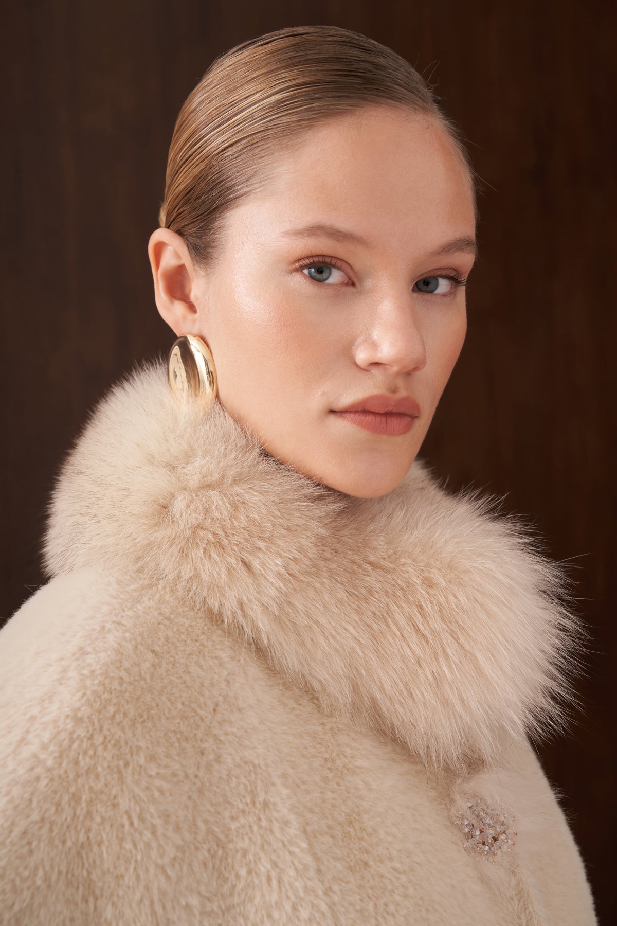 Kürk detaylı Angora Kaban - koyu bej