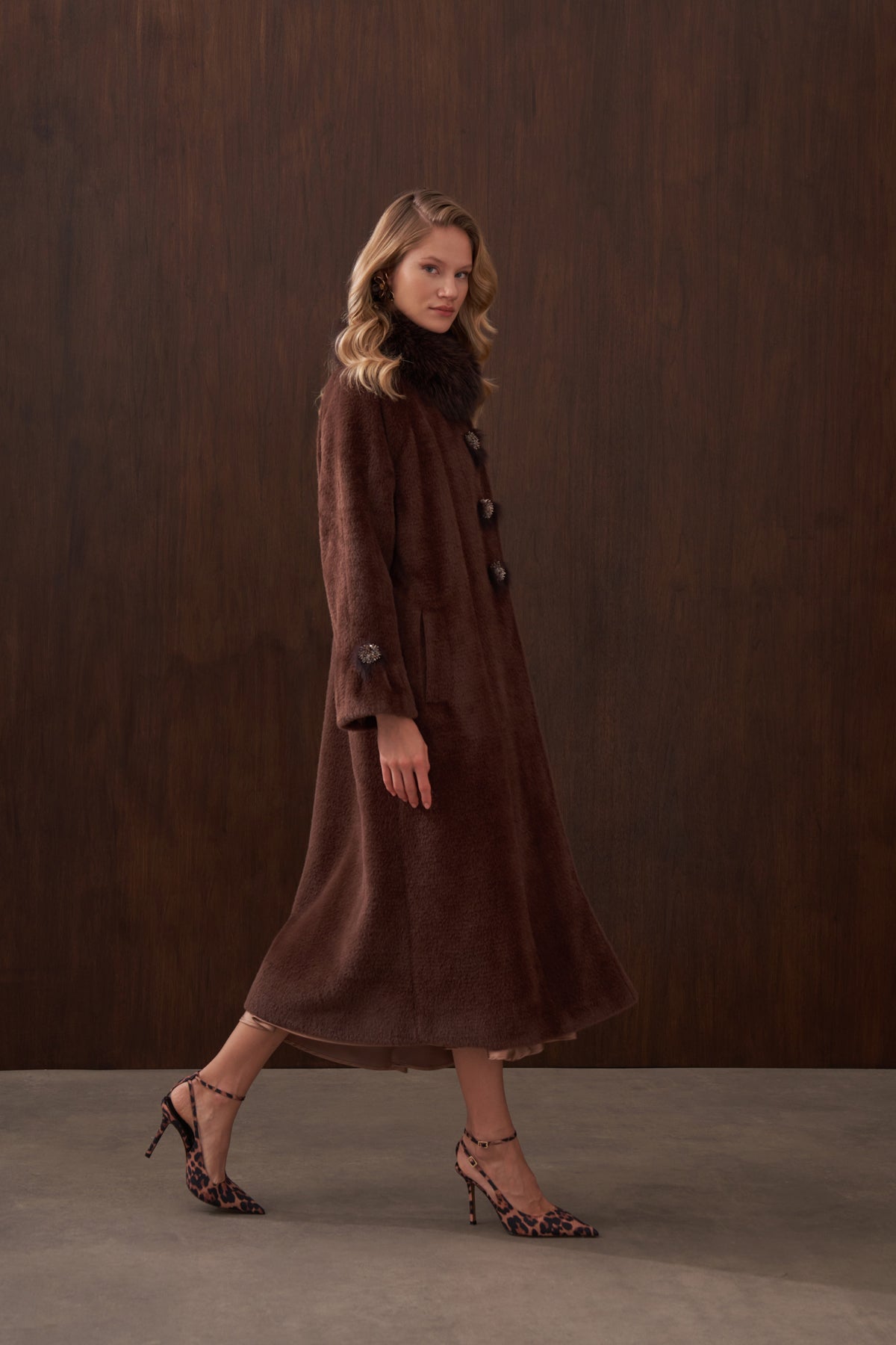 Kürk detaylı Angora Kaban - kahve