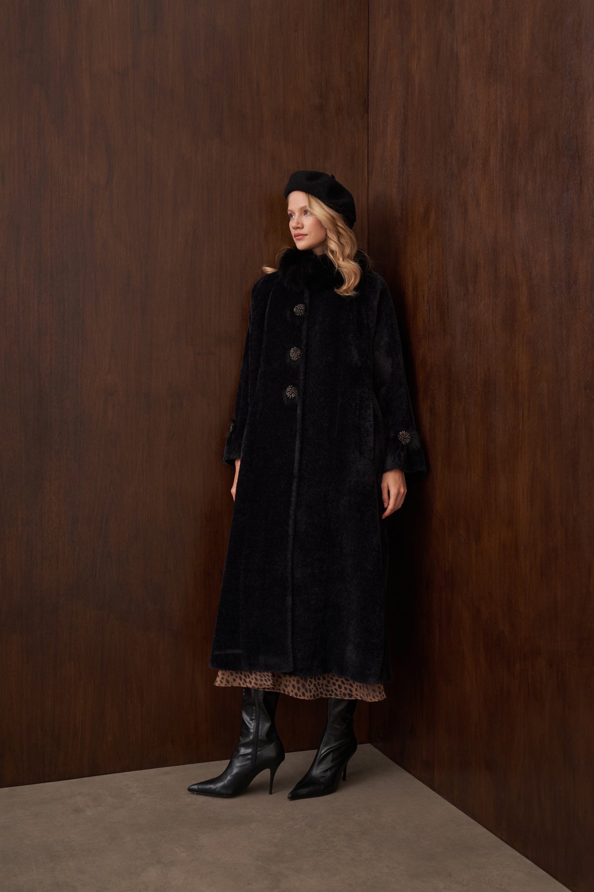 Kürk detaylı Angora Kaban - siyah