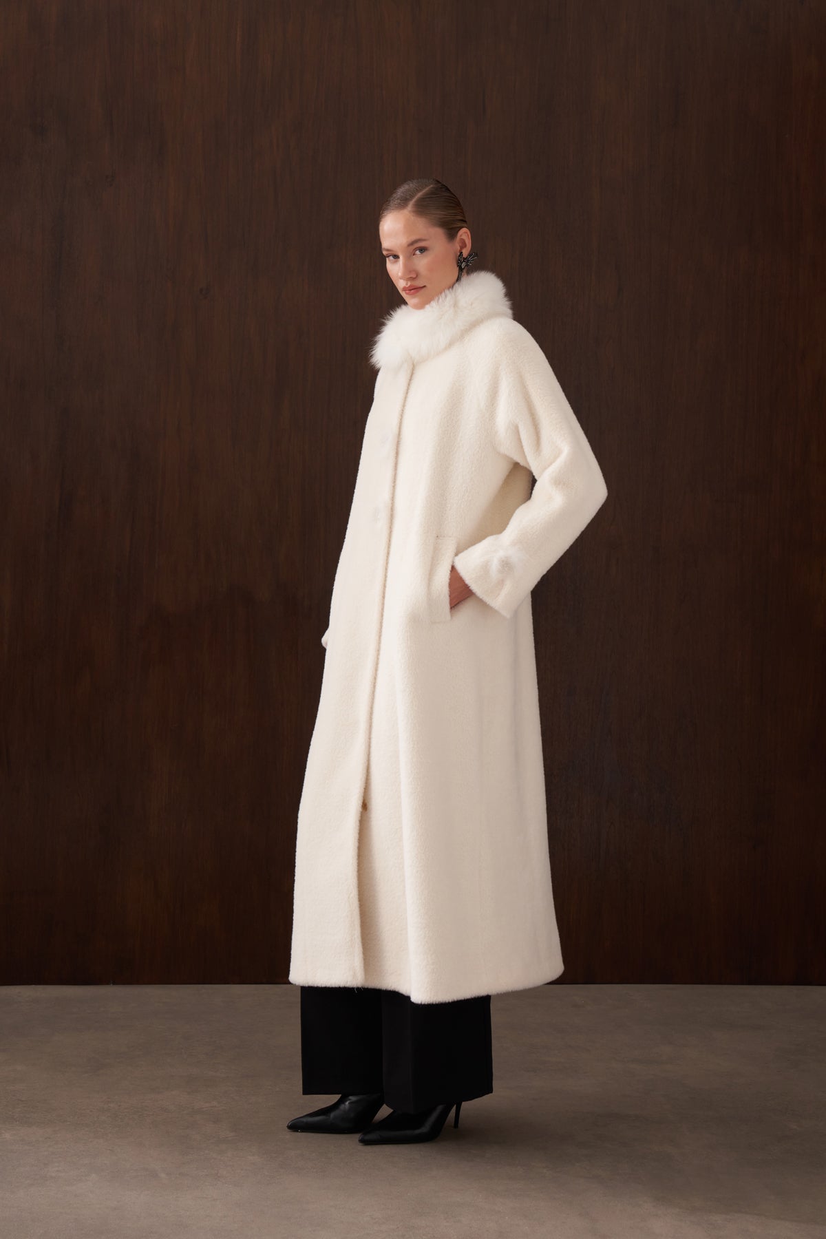 Kürk detaylı Angora Kaban - ekru