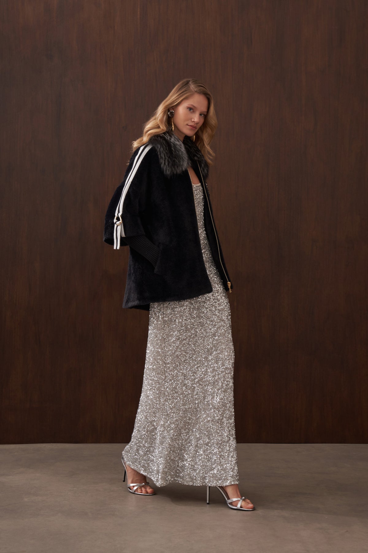 Elişi Cep ve Triko Detaylı Kürklü Angora Kaban - siyah