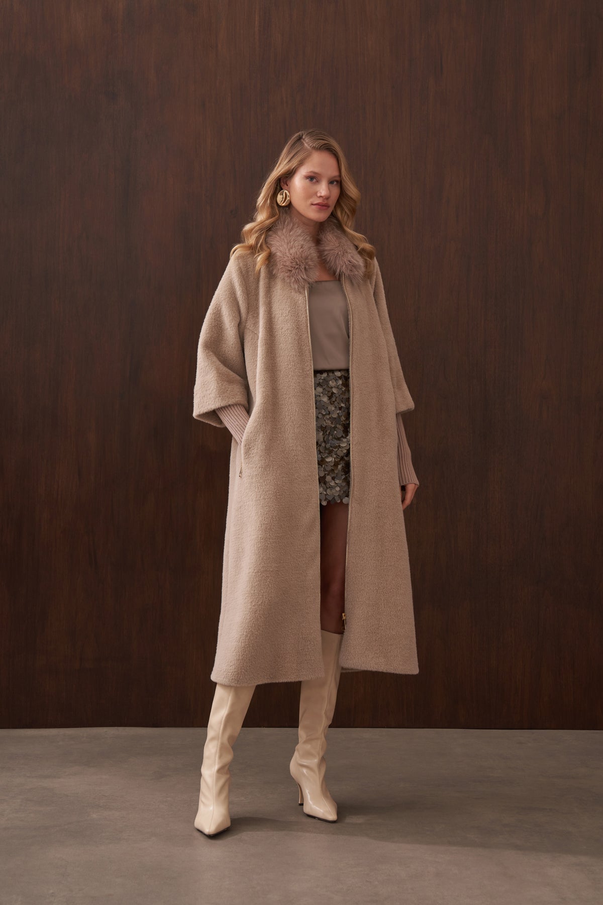 Fermuar Triko ve Kürk Detaylı Angora Kaban - koyu bej