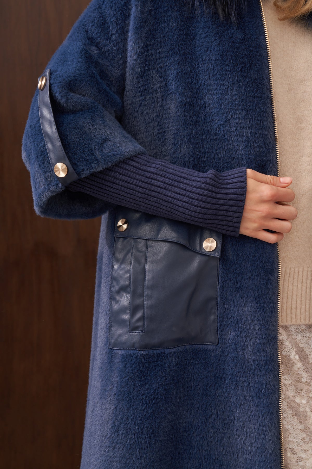 Deri Cep Detaylı Kürklü Angora Kaban - indigo