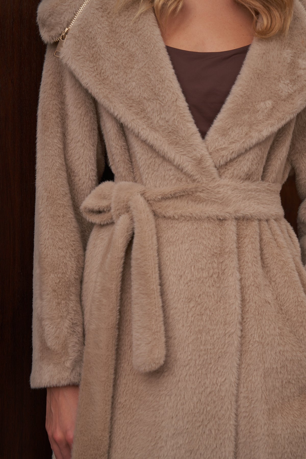 Fermuar Detaylı Kapüşonlu Angora Kaban - koyu bej