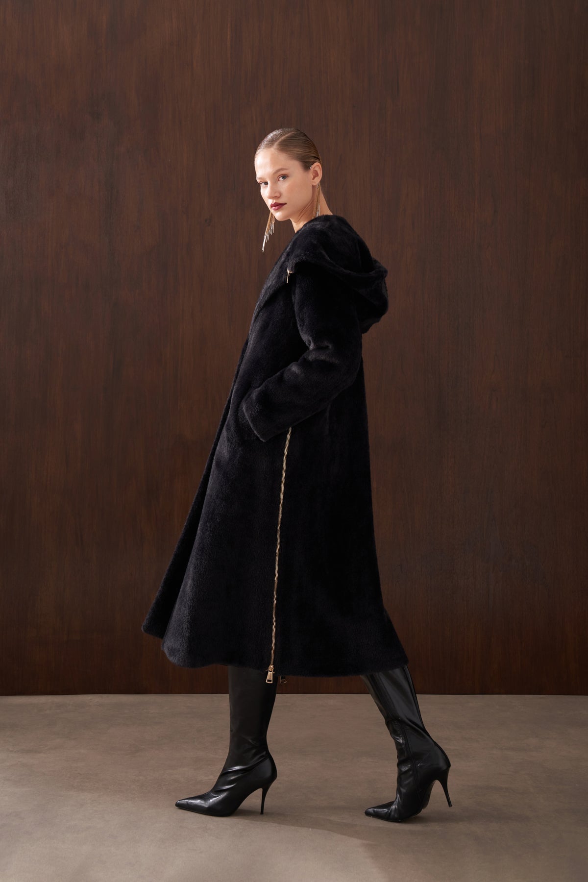 Fermuar Detaylı Kapüşonlu Angora Kaban - siyah