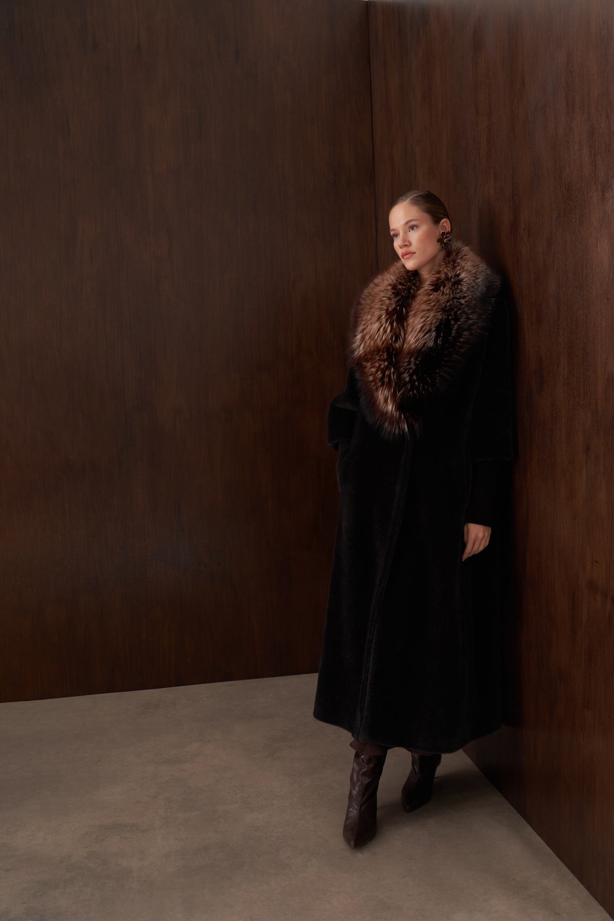 Triko Detaylı Kürklü Angora Kaban - siyah