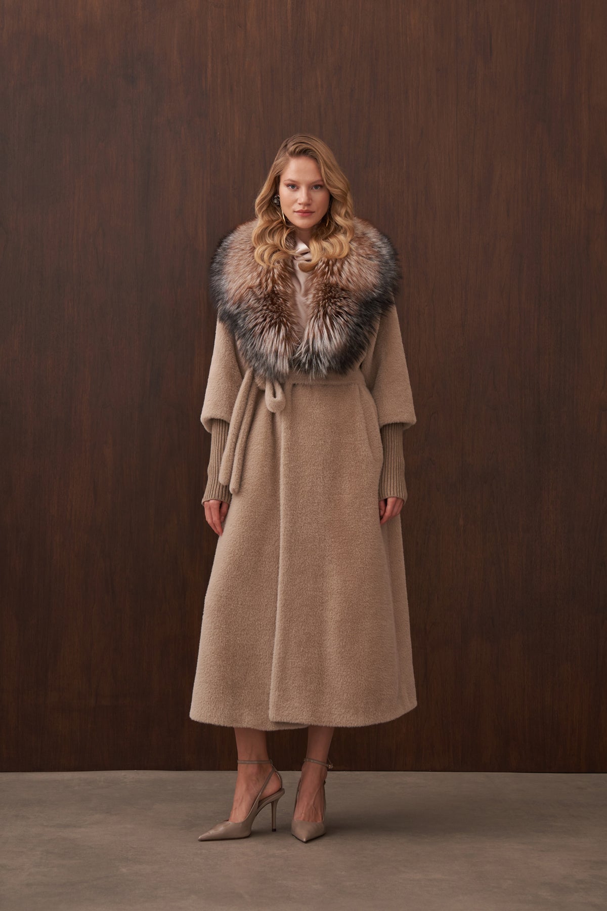 Triko Detaylı Kürklü Angora Kaban - koyu bej