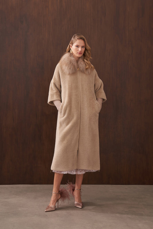 Kürklü Elişi ve Triko Detaylı Angora Kaban - koyu bej