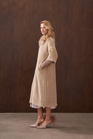 Kürklü Elişi ve Triko Detaylı Angora Kaban - koyu bej