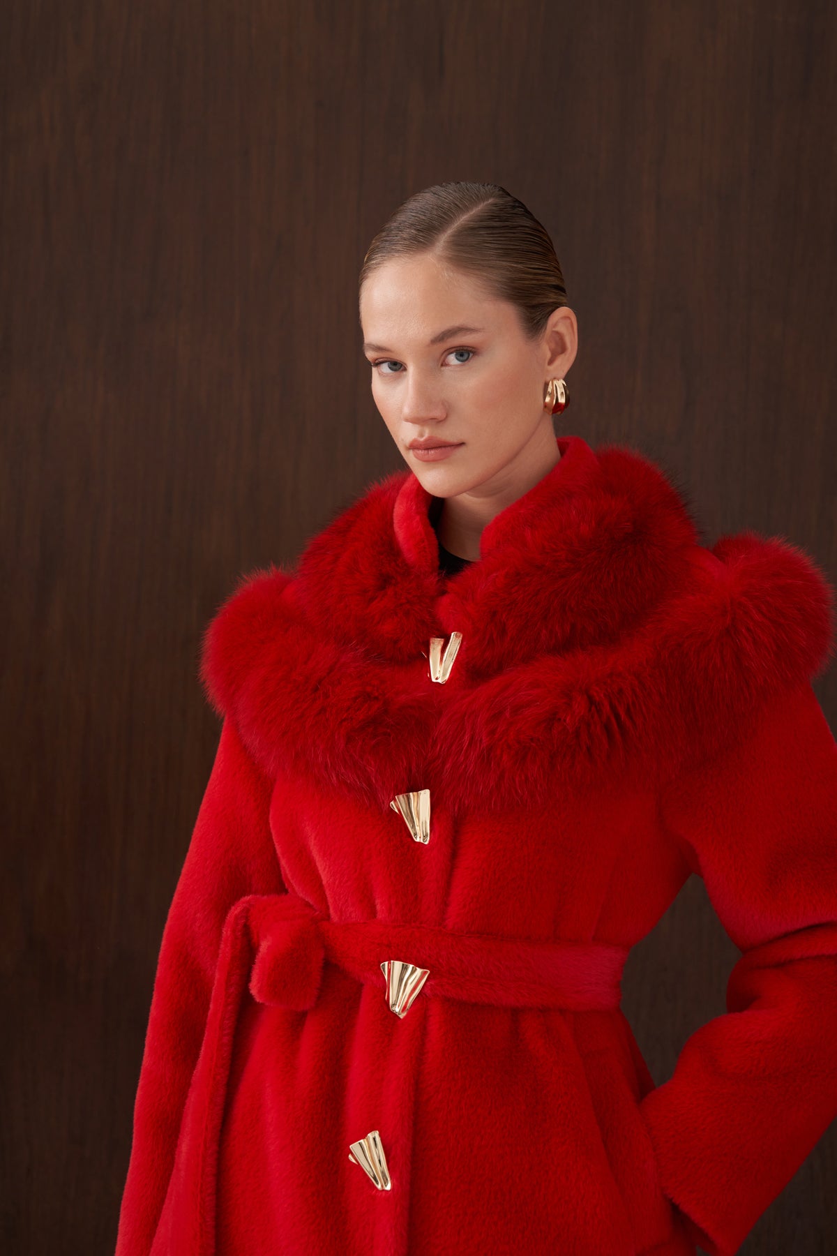 Omuzu Kürk Detaylı Düğmeli Angora Kaban - kırmızı