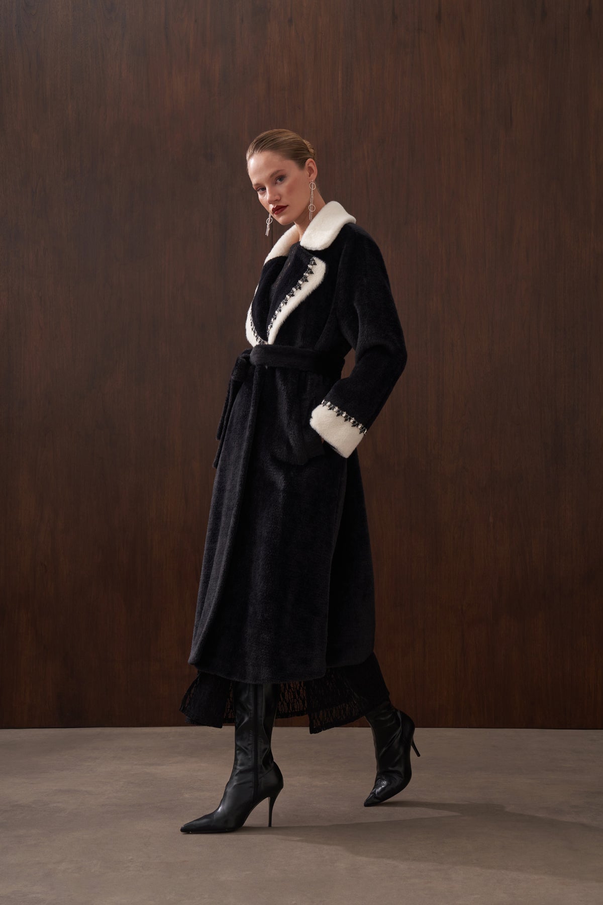 Garnili Elişi Detaylı Angora Kaban - siyah